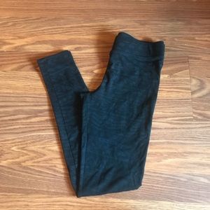 Victoria’s Secret Pink Tribal Legging